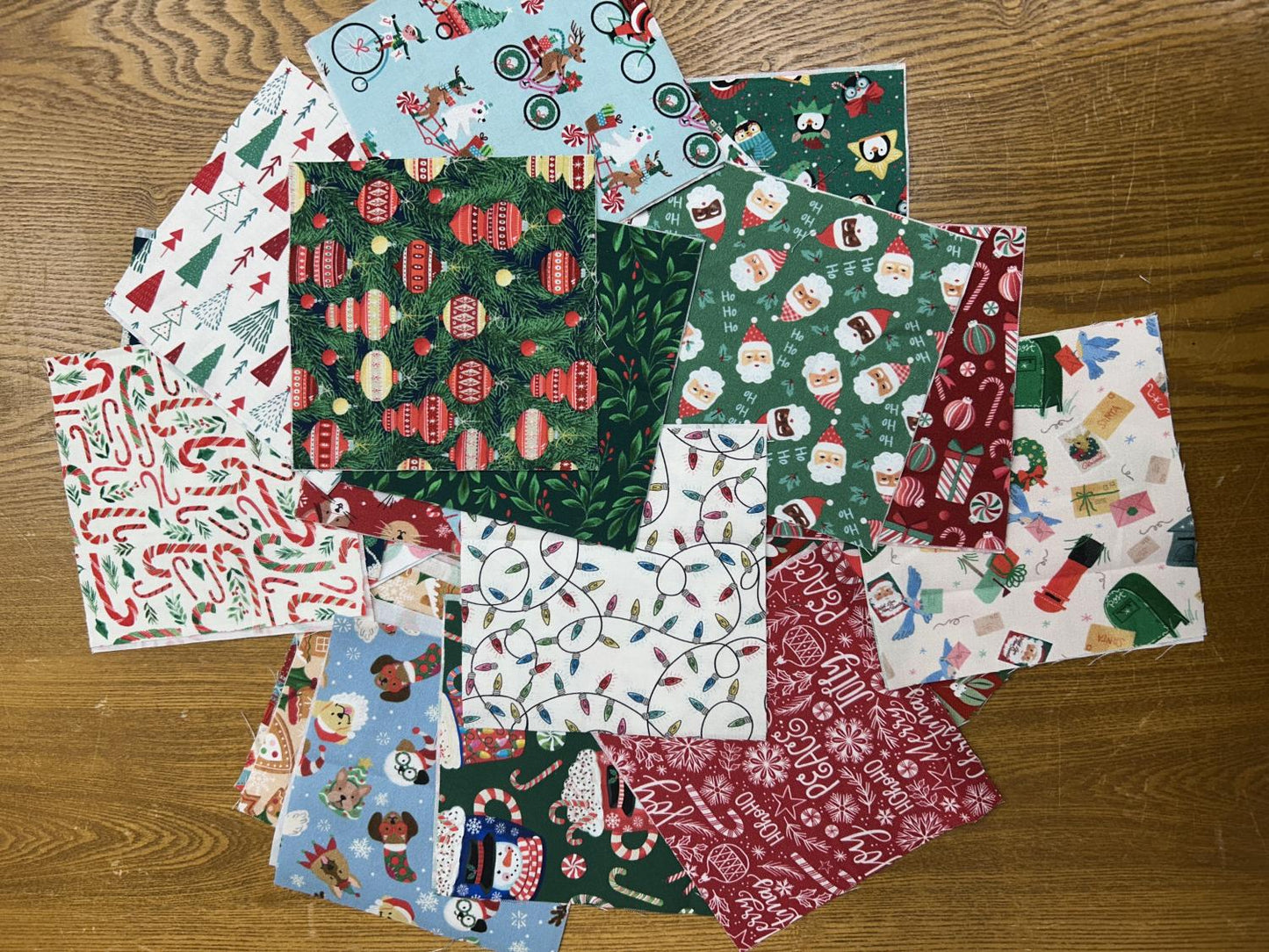 Christmas Minis 5" Charm Pack